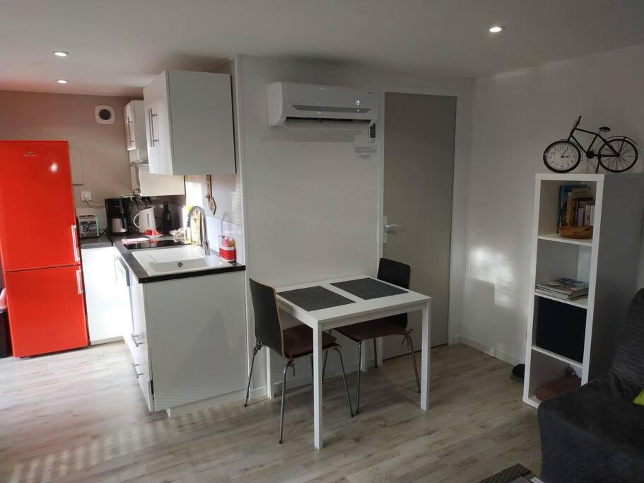 Appartamento Studio Jacuzzi Prive A 8 Min A Pied De La Plage La Ciotat Esterno foto