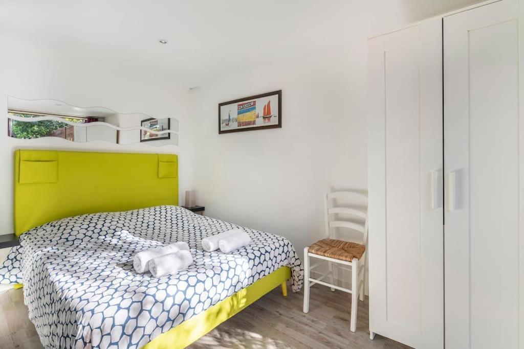 Appartamento Studio Jacuzzi Prive A 8 Min A Pied De La Plage La Ciotat Esterno foto