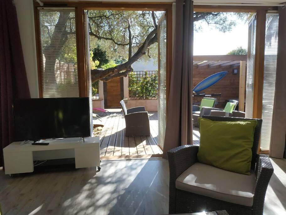 Appartamento Studio Jacuzzi Prive A 8 Min A Pied De La Plage La Ciotat Esterno foto