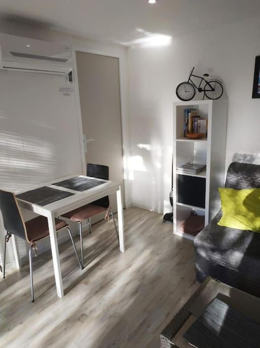 Appartamento Studio Jacuzzi Prive A 8 Min A Pied De La Plage La Ciotat Esterno foto