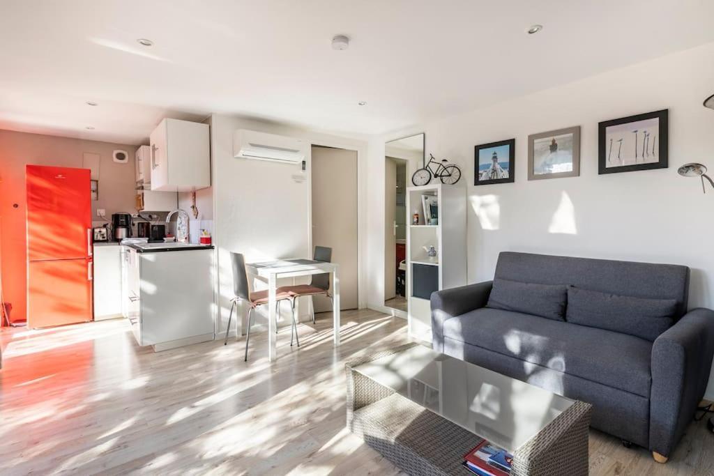 Appartamento Studio Jacuzzi Prive A 8 Min A Pied De La Plage La Ciotat Esterno foto