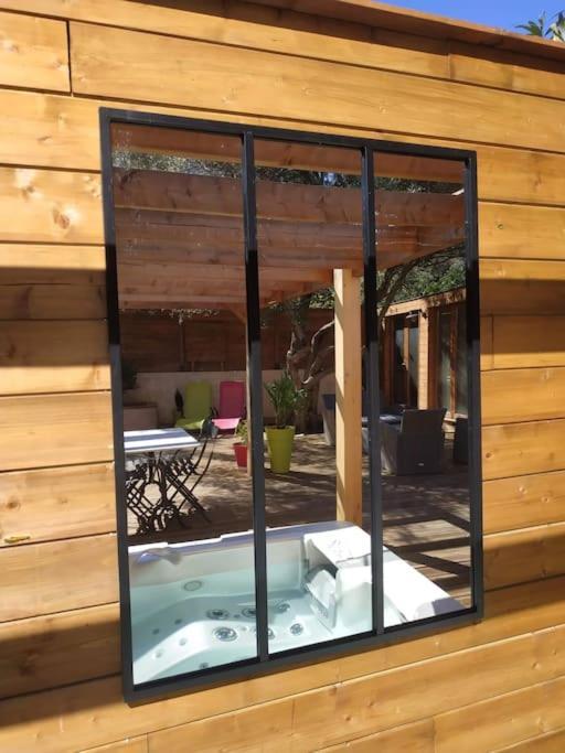 Appartamento Studio Jacuzzi Prive A 8 Min A Pied De La Plage La Ciotat Esterno foto