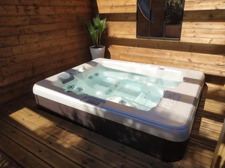 Appartamento Studio Jacuzzi Prive A 8 Min A Pied De La Plage La Ciotat Esterno foto