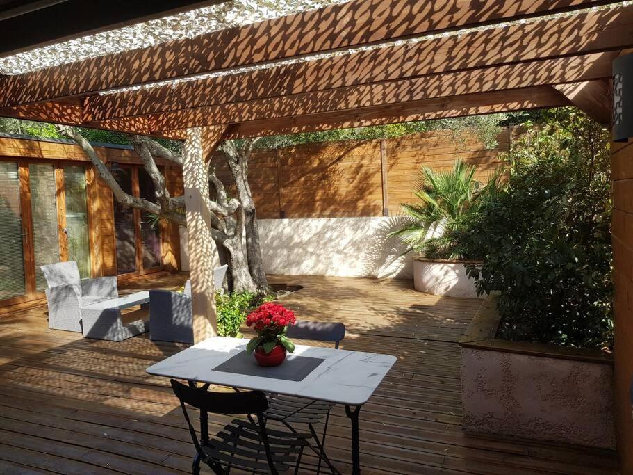 Appartamento Studio Jacuzzi Prive A 8 Min A Pied De La Plage La Ciotat Esterno foto