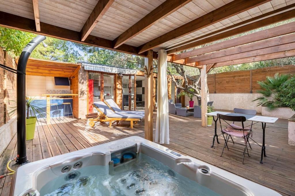 Appartamento Studio Jacuzzi Prive A 8 Min A Pied De La Plage La Ciotat Esterno foto